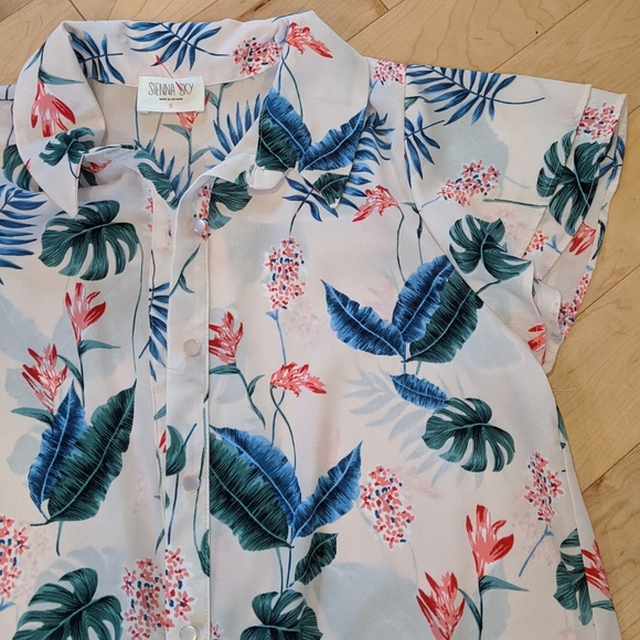 SIENNA SKY - Pink Tropical Tie Top - Picture 2 of 6